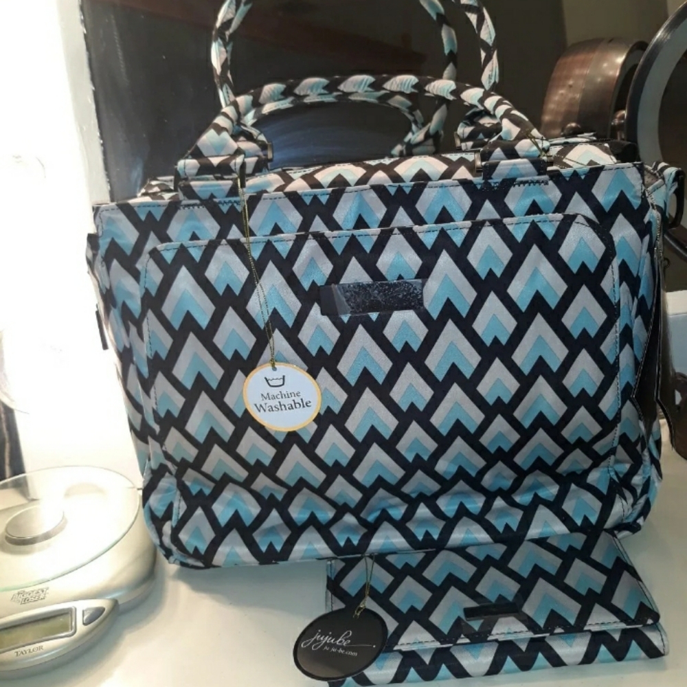 Ju-Ju-Be Diaper Bag and Matching Wallet
